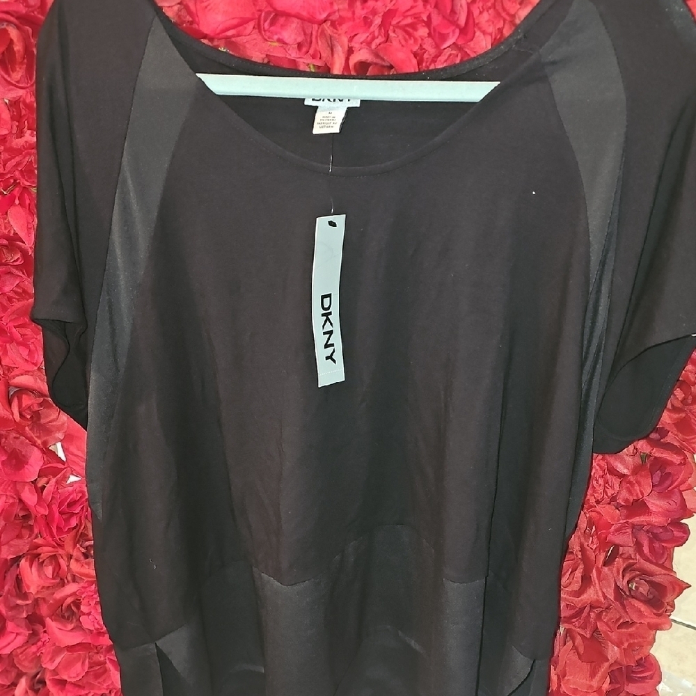 DKNY NWT Women's Black Top Size Medium